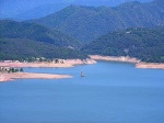 Cataluña - Pantano de Sau, con vista del campanario hundido.