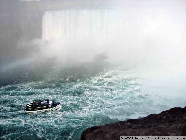 Cataratas del Niagara
Vista de las cataratas del Niágara, viendo como se va a engullir al mind of the mist. Un sitio increible.
