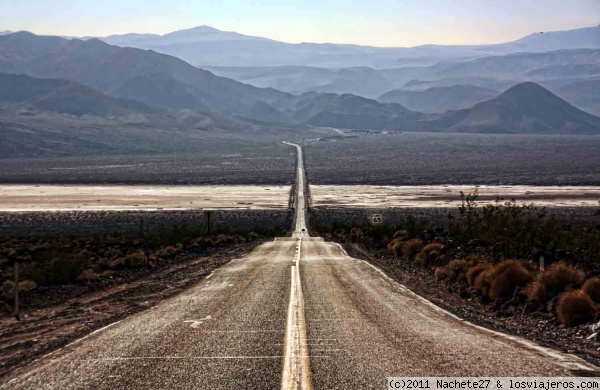 Soledad
Dead Valley, típica foto de las carreteras rectas y sin un alma.
