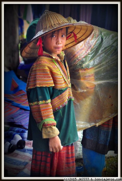 Niño en Sapa
Los mercados de las tribus del norte de Vietnan son lugares especiales para poder ver como la gente vive en aquella zona
