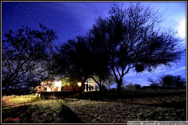 noche en Oudtshoorn
Bonita cabaña al lado de un lago en el pueblo de Oudtshoorn
