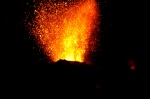 Erupción del Stromboli de noche