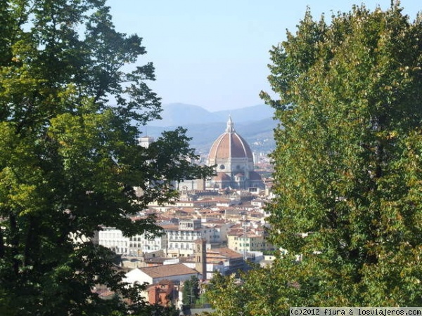 Duomo de Florencia desde San Miniato
Vista de la cúpula del Duomo de Florencia desde la Colina de San Miniato al Monti
