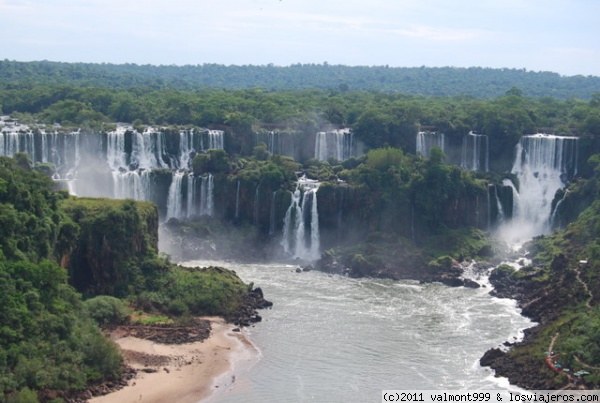 Cataratas de Iguazú
Vista de parte de las cataratas de Iguazú desde el lado brasileño
