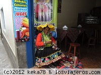 Típicos trajes peruanos
Mujer muy simpática
