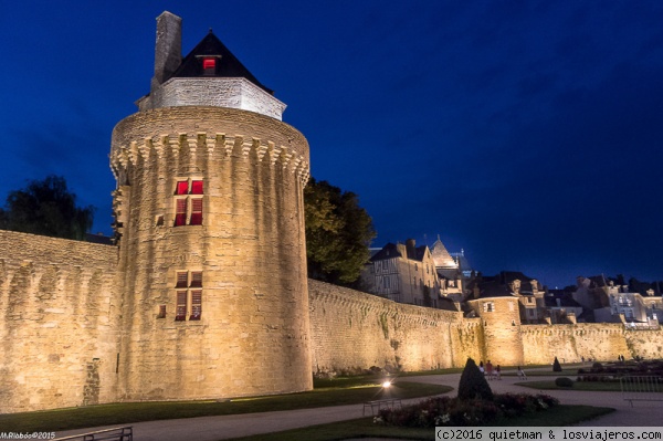 Vannes
Foto nocturna en el castillo de la preciosa ciudad de Vannes en Bretaña
