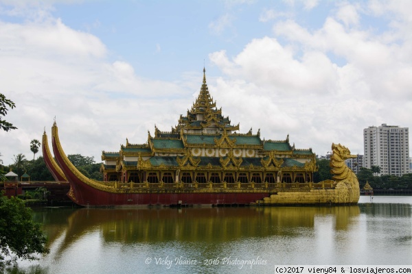 Lago Kandawgyi
Lago Kandawgyi
