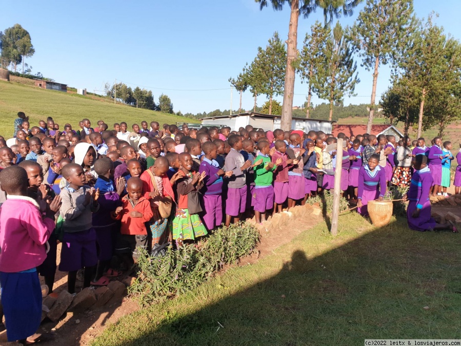 Día 6: Escuela en Ruhija y depredadores en Queen Elisabeth National Park - Uganda 2022 (3)