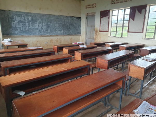 Escuela en Ruhija
Escuela en Ruhija
