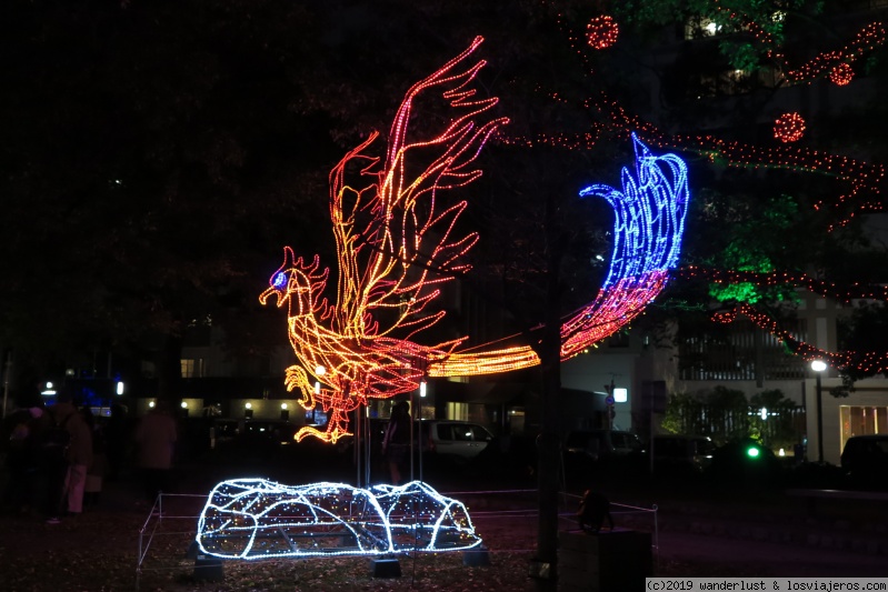 Foro de Navidad: Ave Fenix luminoso en Hiroshima.