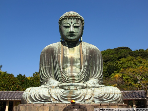 Daibutsu, el Gran Buda en Kamakura
Gran Buda  es una estatua de bronce del Buda Amida de 13,35 metros de alto y unas 93 toneladas de peso situada en el templo  Kotuku in, en la ciudad de Kamakura.
