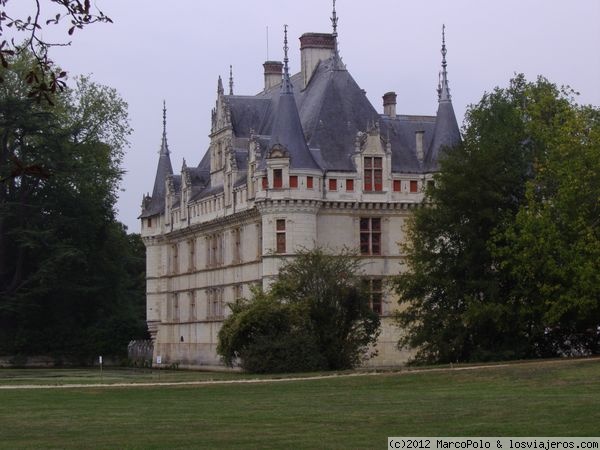 Castillo de Azay le Rideau
Otro ejemplo del renacimiento francés. Parece de cuento de hadas.
