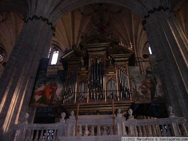 Órgano de Luis Damián, siglo XVI en Catedral Nueva de Salamanca
Data de 1700 y seguramente la caja es anterior.
