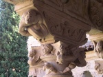 Capitel del claustro del convento Sta Mª de las Dueñas en Salamanca