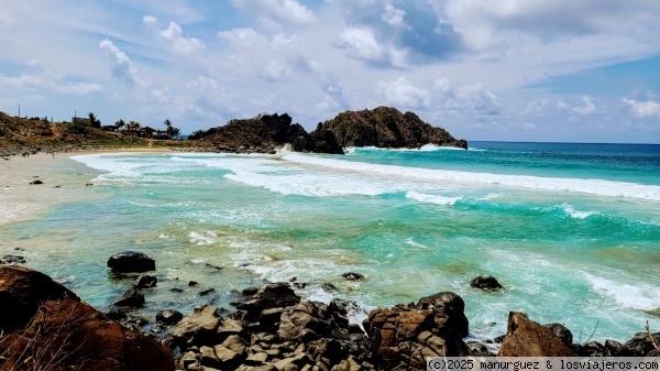 Praia do Meio
Bonita playa en el noreste de la isla, que es una de las favoritas para la práctica del surf
