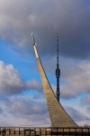 Monumento a los cosmonautas.
Monumento, Ostankino, cosmonautas, fondo, está, torre, metros, altura