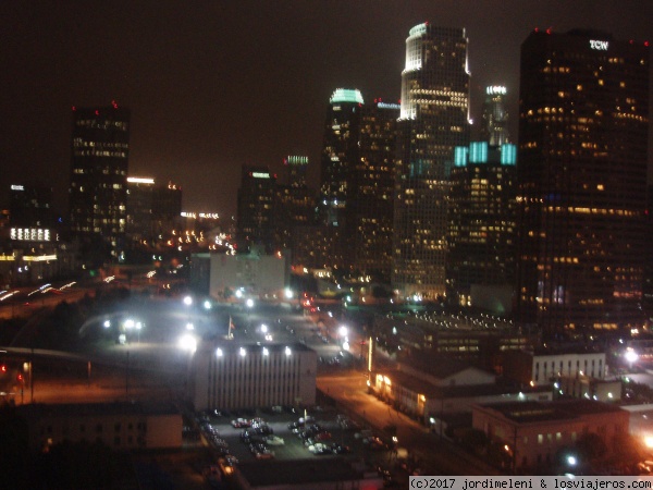 Vistas nocturnas hotel
Vistas del downtown de los Angeles desde la habitación del hotel.
