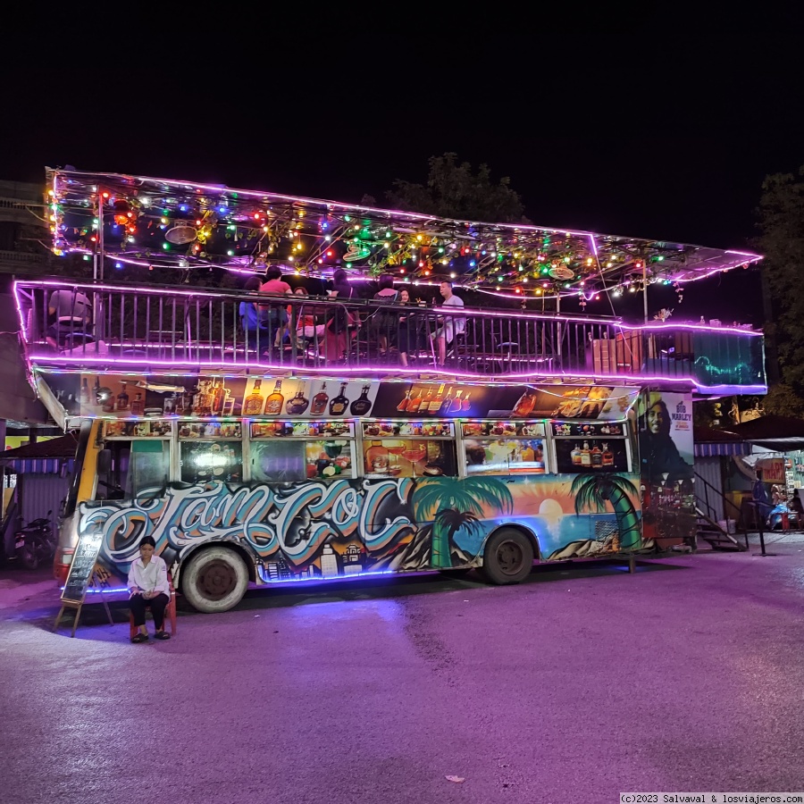 Viajar a  Vietnam: Bar Karaoke - Bus Karaoke (Bar Karaoke)