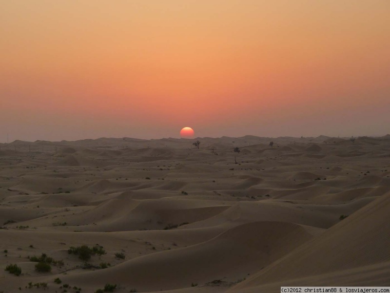Foro de Abu Dhabi: Puesta de Sol desierto Abu Dhabi