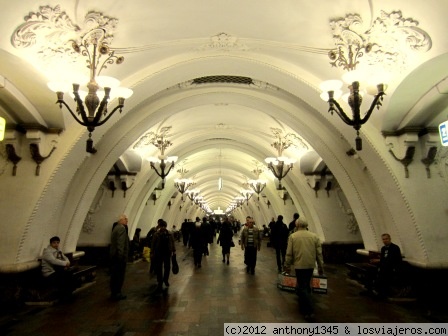 Otra estación de metro, Arbatskaya, Moscú
Te puedes pasar la vida subiendo fotos del metro de Moscú...
