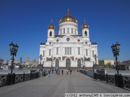 Catedral de Cristo Salvador, Moscú
Stalin también dinamitó esta iglesia neobizantina del siglo XIX para levantar el Palacio de los Soviets (un rascacielos de 300 metros con una estatua de Lenin de 100 en lo alto), que no llegó a hacerse. Su reconstrucción fue muy polémica...
