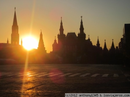 Atardecer en la Plaza Roja
Puesta de sol con el Museo de Historia Rusa y la puerta de la Transfiguación
