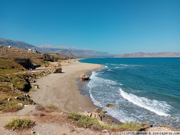 Playa en Creta
En la costa cretense hay muy buenos arenales como esta playa llamada Episkopi al oeste de Rethimno
