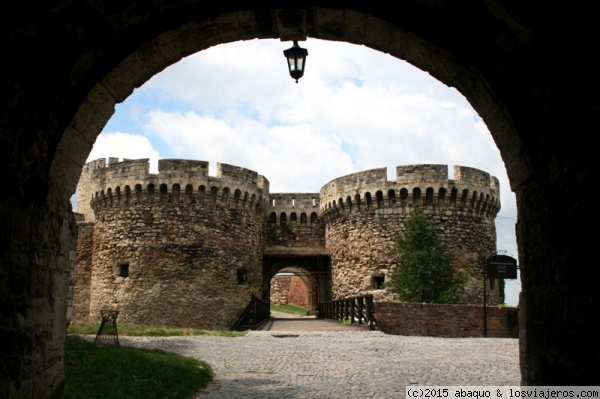Fortaleza de Belgrado
Uno de los accesos a la fortaleza de la capital serbia
