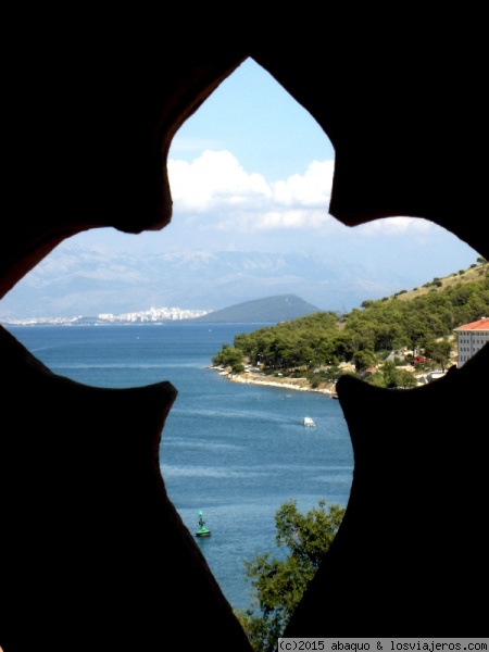 Desde Trogir, Croacia
Vista de la costa croata desde la torre de la iglesia de Trogir
