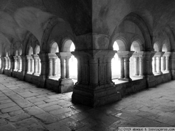 Claustro Fontenay
Uno de los grandes monasterios franceses es el de Fontenay, románico; en la Borgoña
