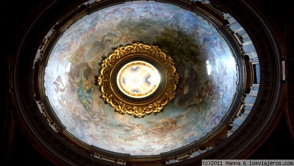 Interior de una de las cúpulas pequeñas de la Basílica de San Pedro-Roma-Italia
Interior de una de las cúpulas pequeñas de la Basílica de San Pedro-Roma-Italia

