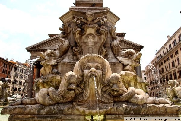 Fuente del Delfín
Fuente del Delfín situada en la Plaza de la Rotonda enfrente del Panteón-Roma

