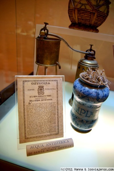 Agua antihistérica-Officina Profumo-Farmaceútica di Santa Maria Novella-Florencia
Agua antihistérica ¿Alguien necesita un poco?
