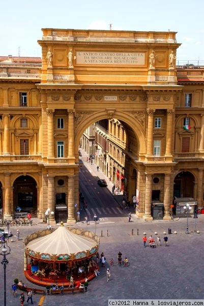 Plaza de la Republica Florencia
Plaza de la Republica Florencia
