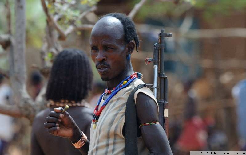 Viajar a  Etiopia: Traje Tipico Hombre - Hombre Hamer (Traje Tipico Hombre)