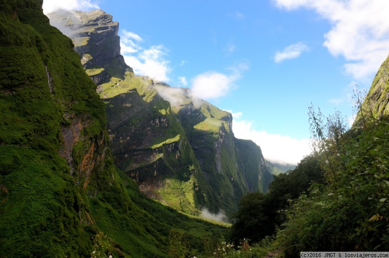 Travel to  Nepal: Annapurna - Nepal. Trek ABC (Annapurna)