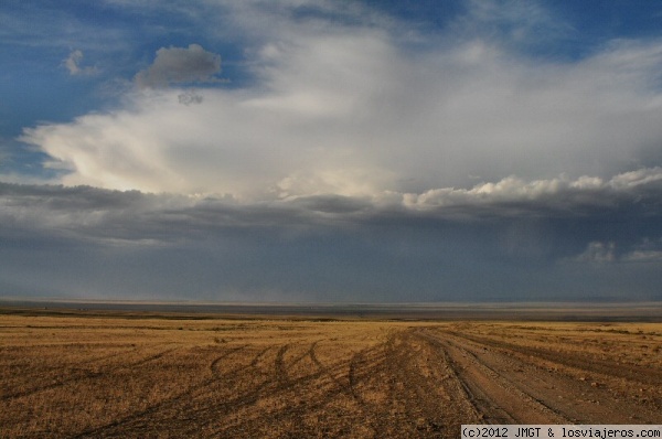 Tormenta en el Gobi
Una tormenta en el desierto del Gobi. Mongolia
