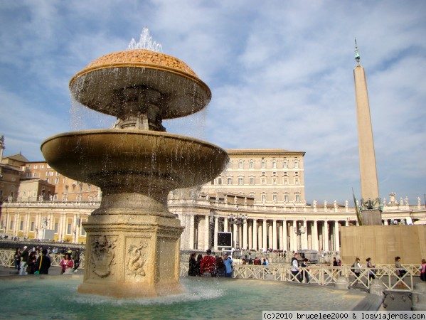 FUENTE PLAZA SAN PEDRO - VATICANO
Vista de la plaza San Pedro
