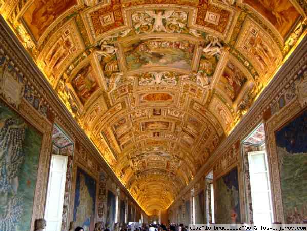 MUSEOS VATIVANOS
Aunque las colas suelen ser largas, Roma merece una visita a los museos vaticanos
