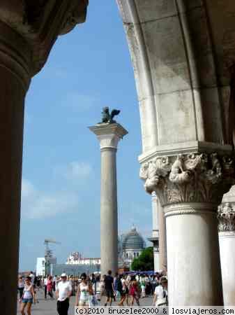 LEÓN DE SAN MARCO -VENECIA
Vista desde uno de los arcos del Palacio Ducal
