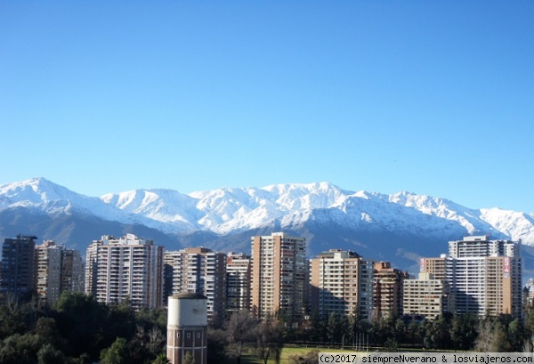 Santiago invernal en Junio
Vista a la Cordillera de los Andes desde mi ventana en Las Condes
