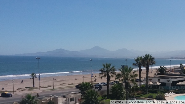 Playa PEÑUELAS en límite de COQUIMBO con LA SERENA (4a Reg.)
La Playa de PEÑUELAS es parte de los 25 kms de playa contínua que se extienden desde la Península de COQUIMBO hasta Punta Teatinos, al norte de LA SERENA.
