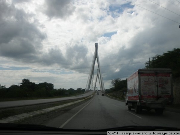 Puente Mauricio Báez en SAN PEDRO DE MACORIS
Situado entre JUAN DOLIO y LA ROMANA
