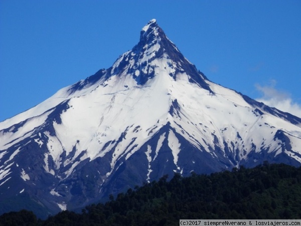 Volcán PUNTIAGUDO (10a Reg)
Volcán PUNTIAGUDO visto desde el Lago de Todos los Santos
