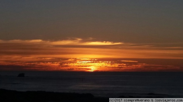Puesta de sol sobre el ÍNDICO en Rottnest, Australia Occidental
El Índico es el tercer más grande océano del planeta, cubriendo el 20 % de la Tierra. Delimita principalmente con los continentes de África, Ásia y Oceanía, así como con el océano Antártico en latitud 60º sur.

