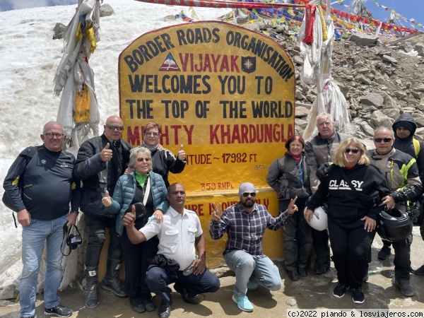 Paso de Khardung la
Carretera transitable más alta del mundo: 5.602 m
