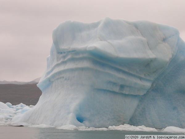 Glaciar Perito Moreno
Navegar entre estas moles de hielo es algo inolvidable
