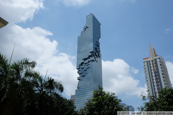 Manakhorn Building
El Nuevo mirador acristalado de Bangkok
