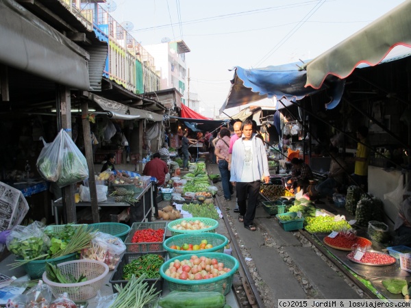Mae Klong
El Mercado sobre las vias del tren es una curisiosidad que ver en Tailandia
