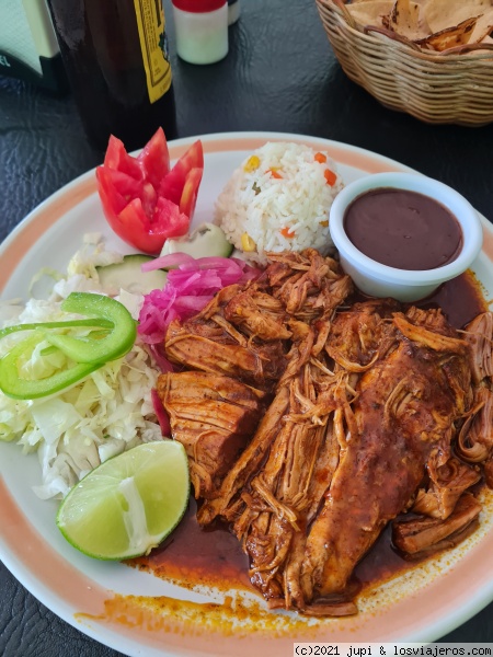 Cochinilla pibi
Plato típico
